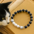 Pulsera Animal de Bendición de Piedra de Lava Negra y Blanca Mate con Gata