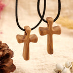 Collar con Dije de Cruz de Madera: Joyería de Fe Cristiana