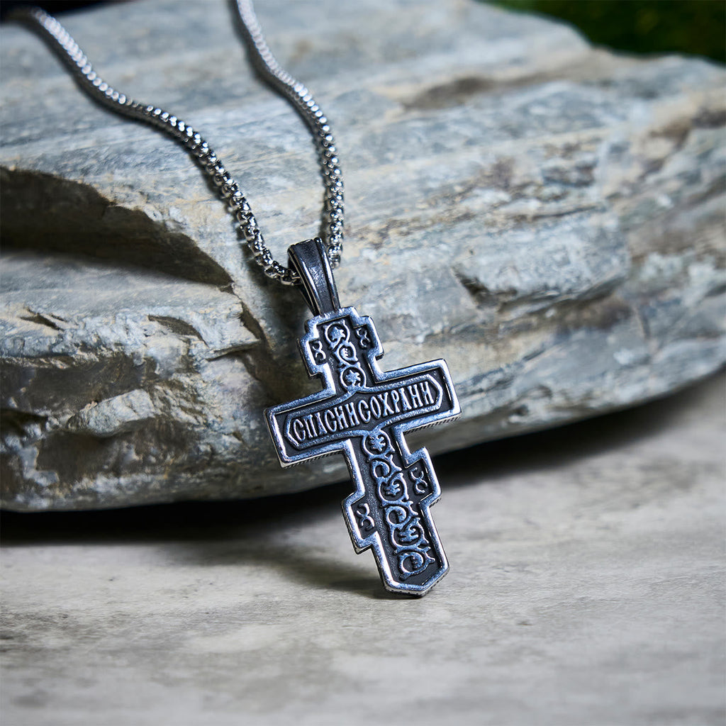 Collar Crucifijo Ortodoxo en Dos Colores con Profundo Significado Espiritual