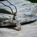 Collar Crucifijo Ortodoxo en Dos Colores con Profundo Significado Espiritual