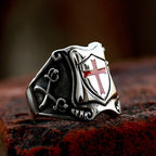Anillo Escudo de Cruz Roja Estilo Medieval con Diseño Caballeresco y Grabados