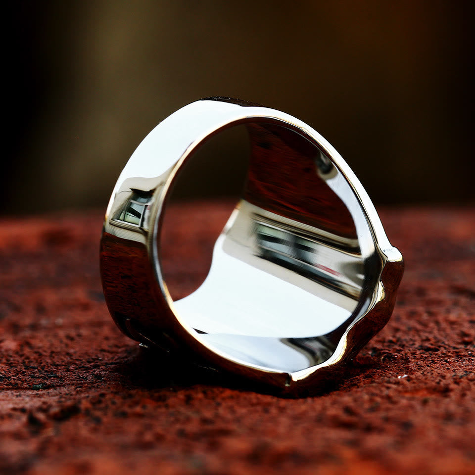 Anillo Escudo de Cruz Roja Estilo Medieval con Diseño Caballeresco y Grabados