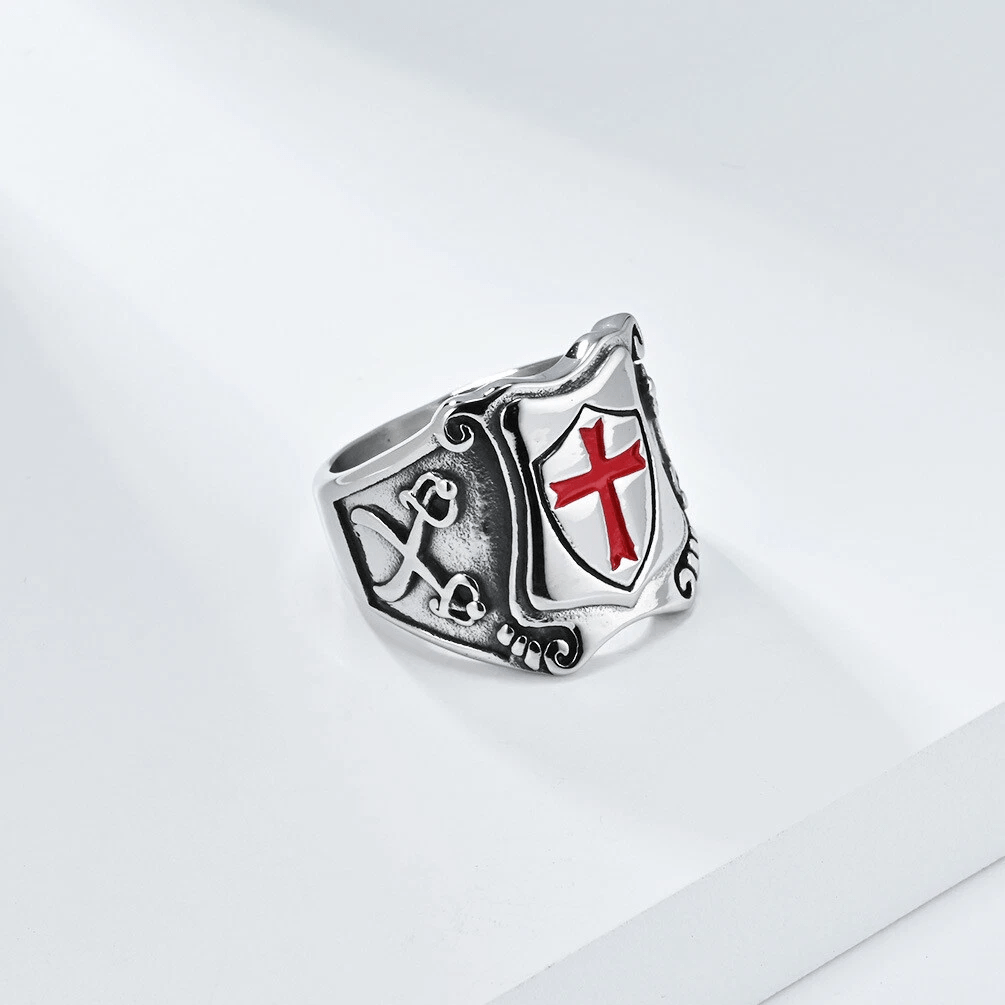 Anillo Escudo de Cruz Roja Estilo Medieval con Diseño Caballeresco y Grabados