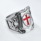 Anillo Escudo de Cruz Roja Estilo Medieval con Diseño Caballeresco y Grabados