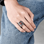 Anillo Escudo de Cruz Roja Estilo Medieval con Diseño Caballeresco y Grabados
