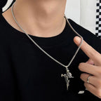 Collar de Fe con Cruz Envuelta en Rosas y Diseño Floral Gótico