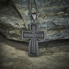 Collar Vintage de Acero de Titanio con Cruz Ortodoxa Sagrada y Escritura Religiosa
