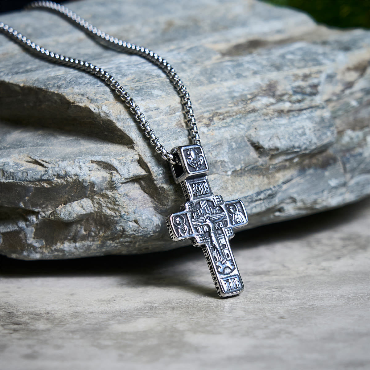 Collar Vintage de Acero de Titanio con Cruz Ortodoxa Sagrada y Escritura Religiosa