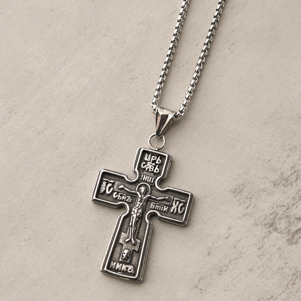 Collar Vintage de Acero de Titanio con Cruz Ortodoxa Sagrada y Escritura Religiosa