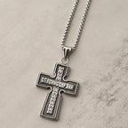 Collar Vintage de Acero de Titanio con Cruz Ortodoxa Sagrada y Escritura Religiosa