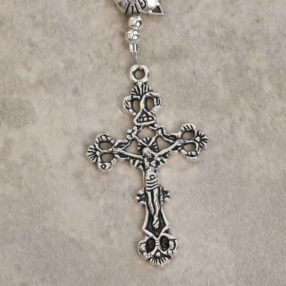 Pulsera de Cuentas con Gata Blanca y Negra "Bendición de la Virgen", Rosario Animal