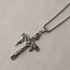 Collar Artístico de Cruz INRI en Plata de Ley: Mezcla Única de Arte y Fe