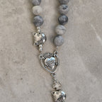 Rosario de Oración Gato Atigrado Gris: Pulsera por los Gatos Callejeros, Rosario Animal