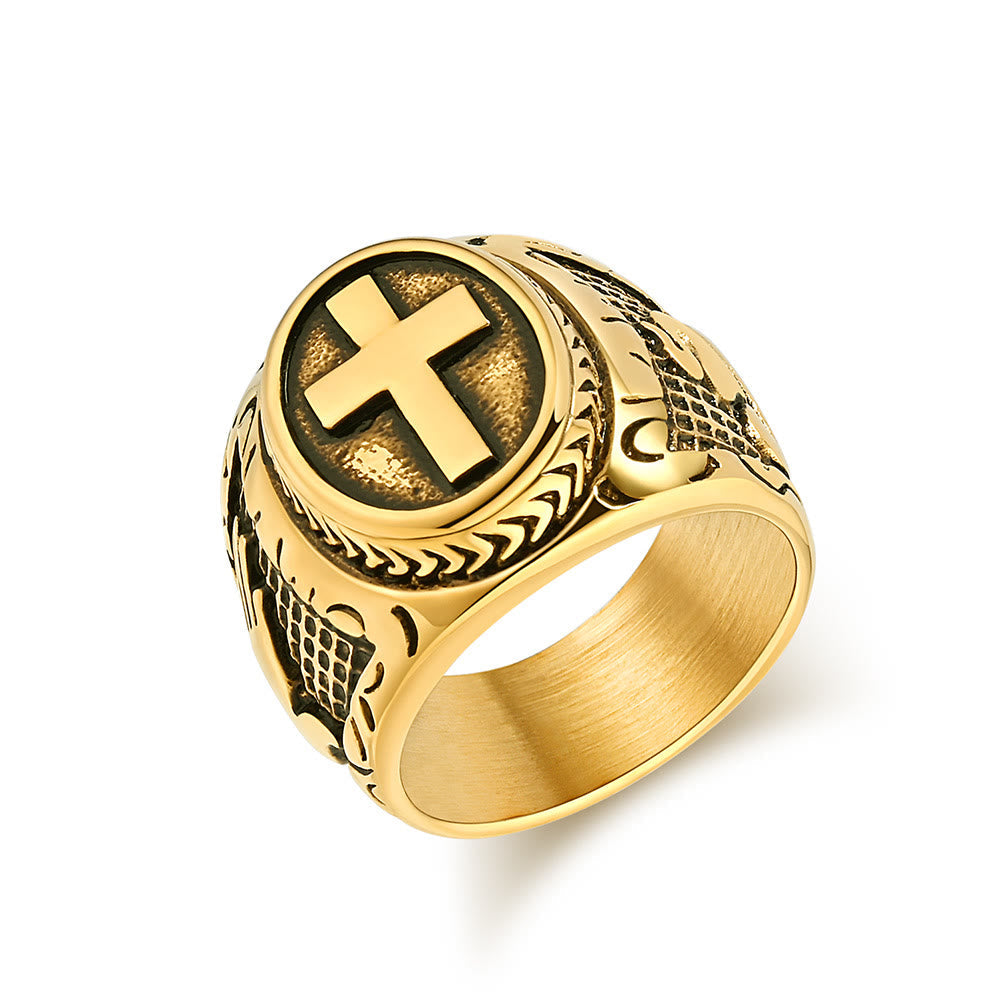 Anillo Metálico de Cruz con Detalle de Manos Orando: Moda Espiritual