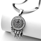 Collar con Dije de Ícono de Santo: Joyería Artística con Detalles de Circonia
