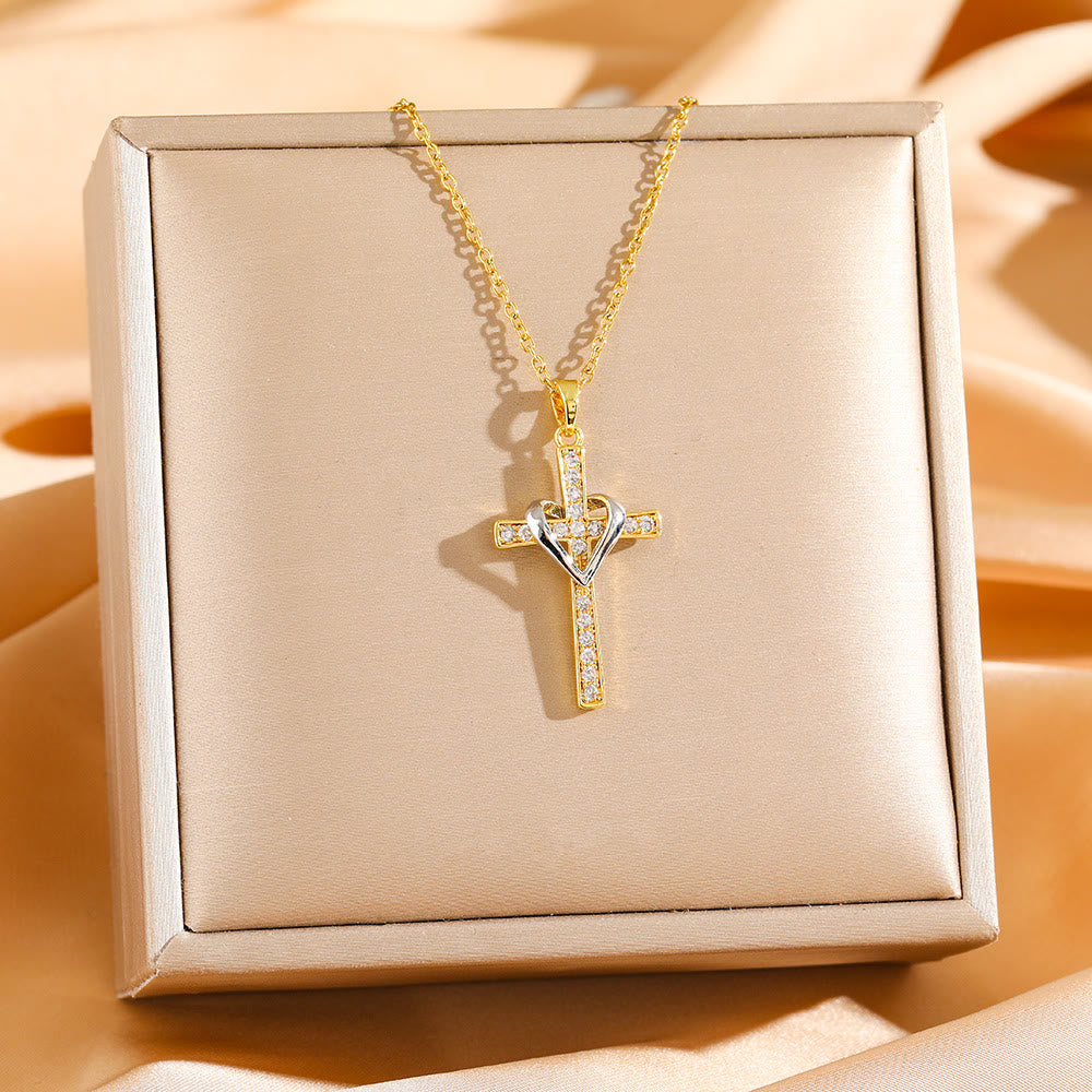 Collar de Corazón y Cruz en Dos Tonos con Circonias: Fusión de Amor y Fe