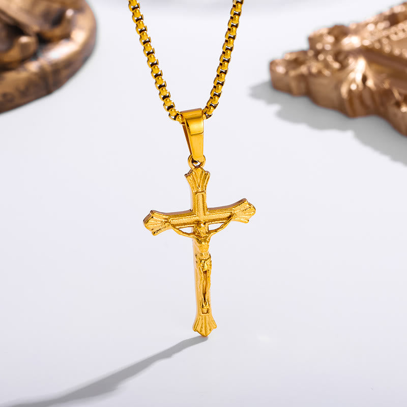 Collar Crucifijo de Jesús Tricolor: Fusión de Fe y Estilo