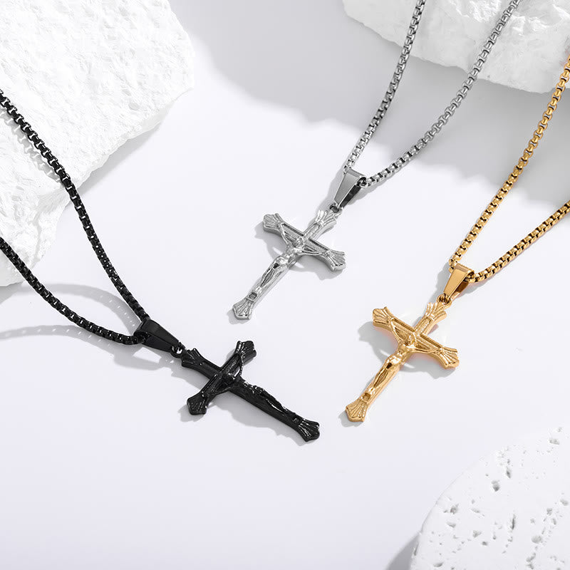 Collar Crucifijo de Jesús Tricolor: Fusión de Fe y Estilo