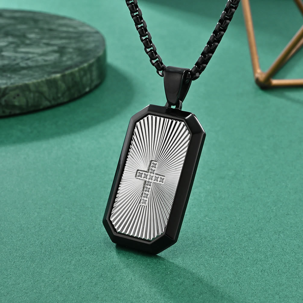 Collar Elegante de Cruz en Dos Tonos: Cuatro Diseños Inspirados en la Fe