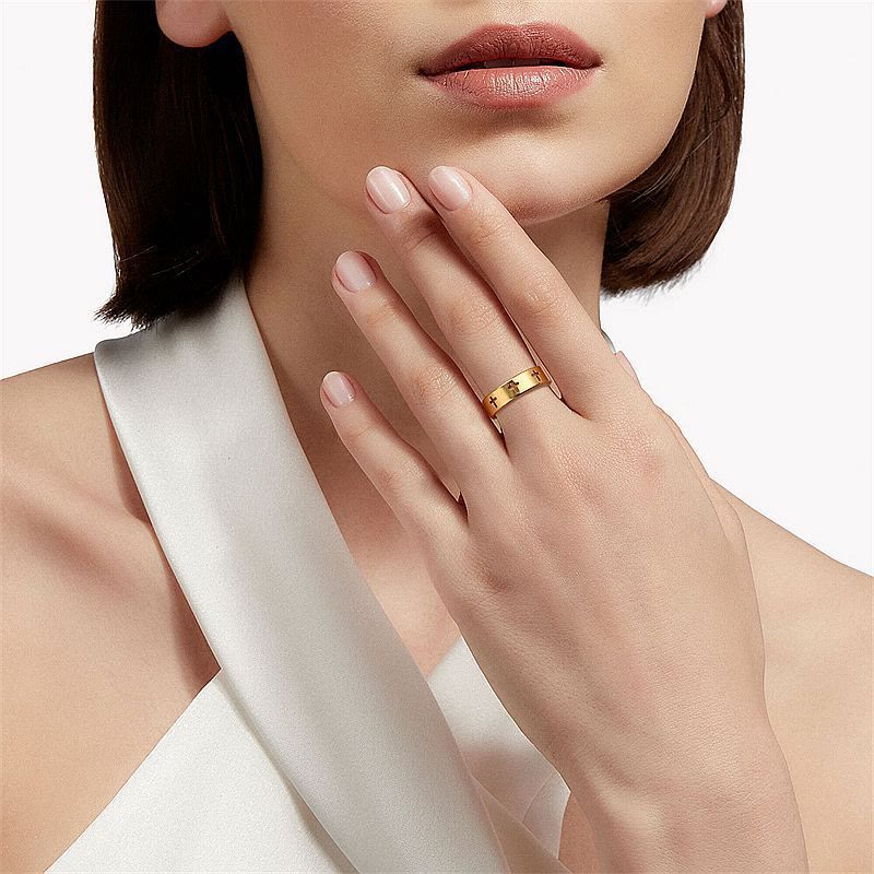 Anillo de Banda Calada con Varias Cruces: Joyería de Fe en Acero Inoxidable Bicolor
