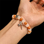 Pulsera de Cuarzo Naranja y Blanco con Dijes de Gato Atigrado en Acero, Rosario Animal