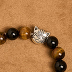 Pulsera Animal de Oración con Gato Atigrado Fiel y Cuentas Café y Negras