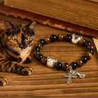 Pulsera Animal de Oración con Gato Atigrado Fiel y Cuentas Café y Negras
