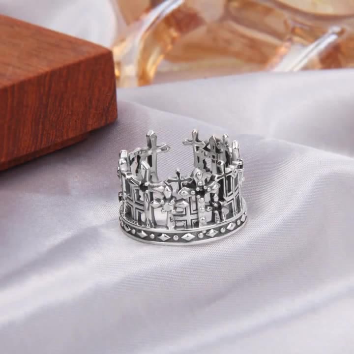 Anillo de Plata de Ley 925 con Corona de Cruz Gótica y Motivos de Iglesia
