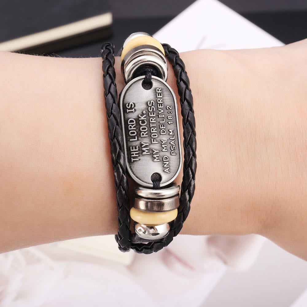 Pulsera Artesanal de Cuero Trenzado con Inscripción Salmo 18:2
