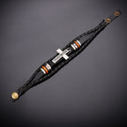 Pulsera de Cuero Trenzado Negro con Cruz e Inscripción "CONFÍA EN DIOS"