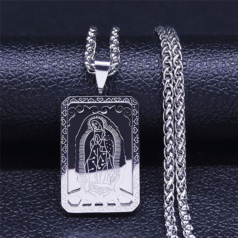 Collar con Dije de la Virgen de Guadalupe con Borde de Corazón