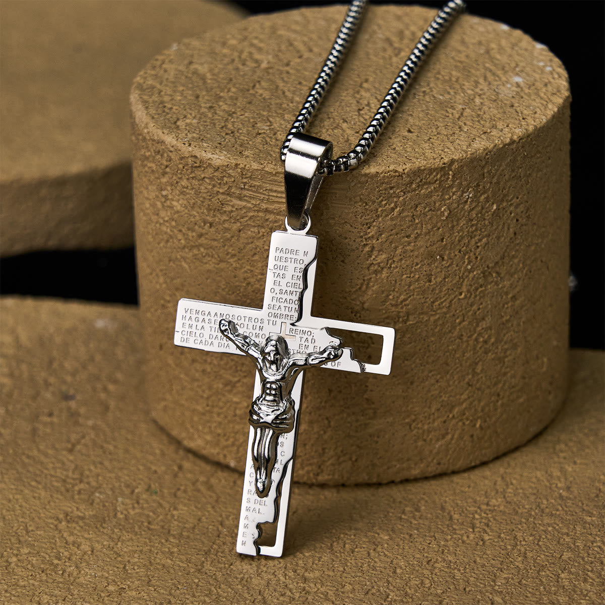 Collar con Crucifijo e Inscripción del Padre Nuestro: Guarda Mis Pasos