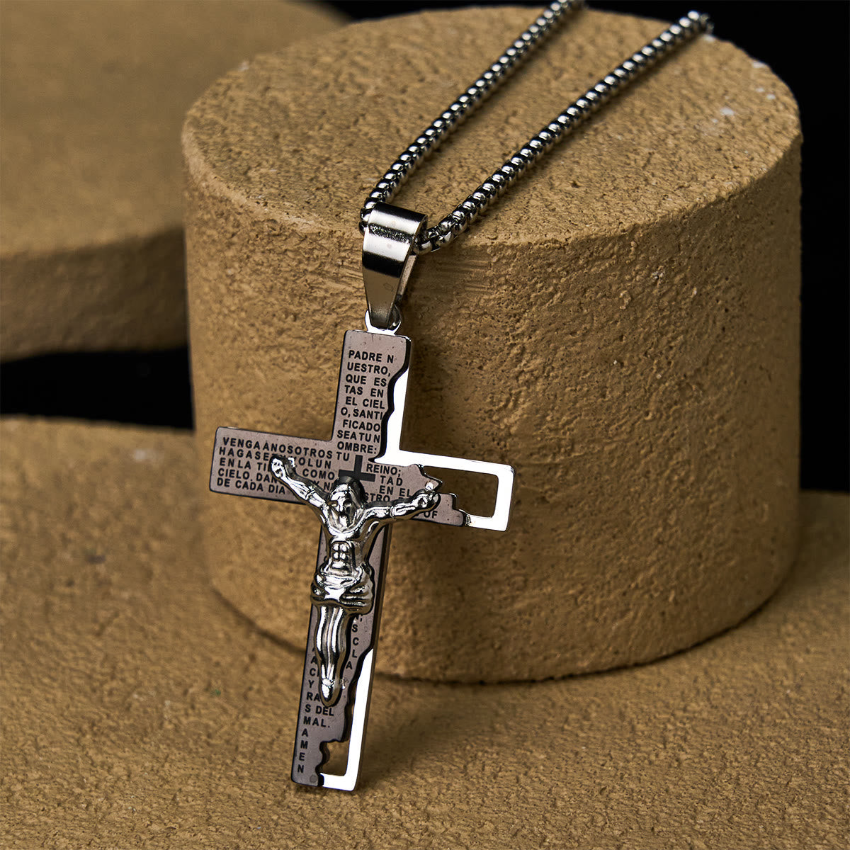 Collar con Crucifijo e Inscripción del Padre Nuestro: Guarda Mis Pasos
