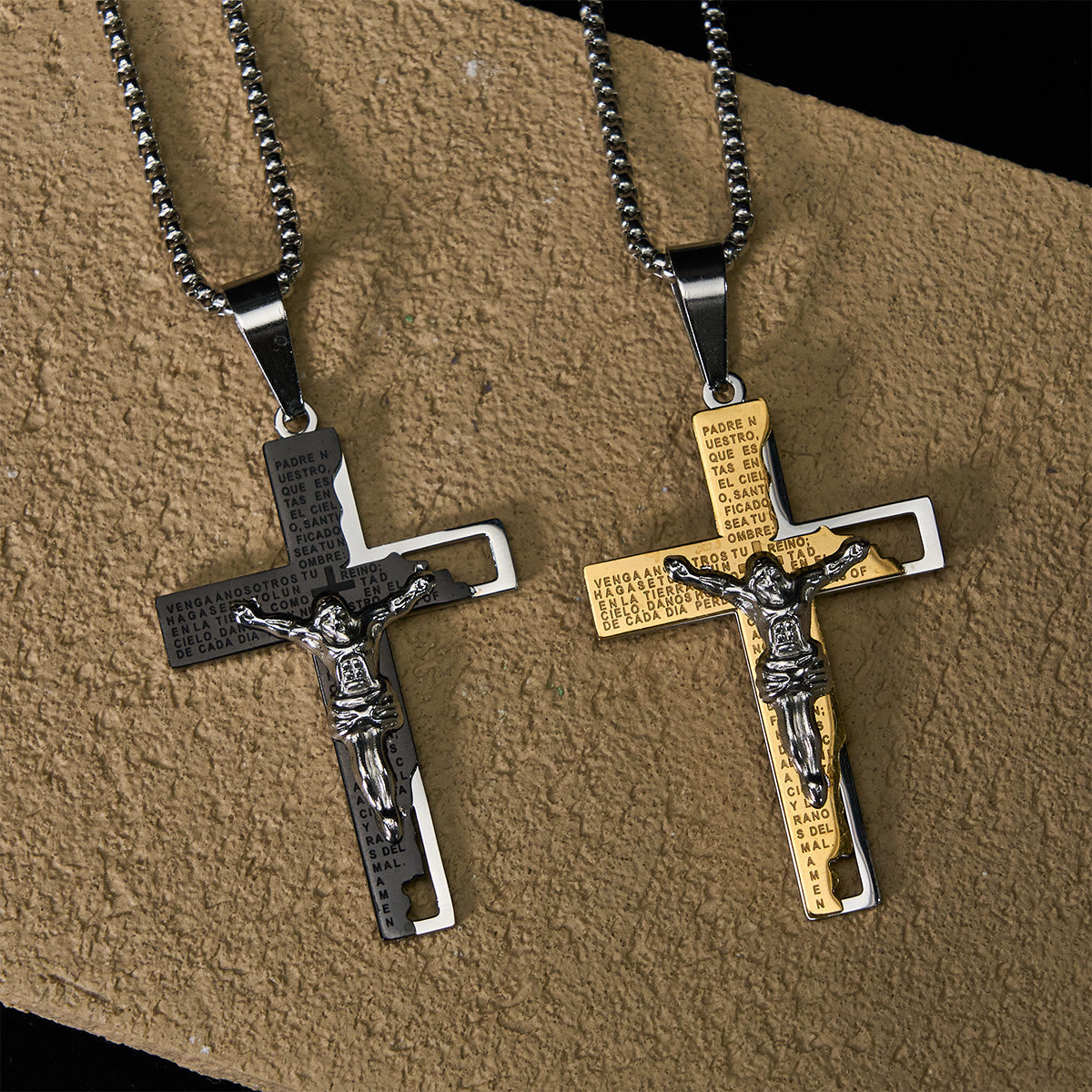 Collar con Crucifijo e Inscripción del Padre Nuestro: Guarda Mis Pasos