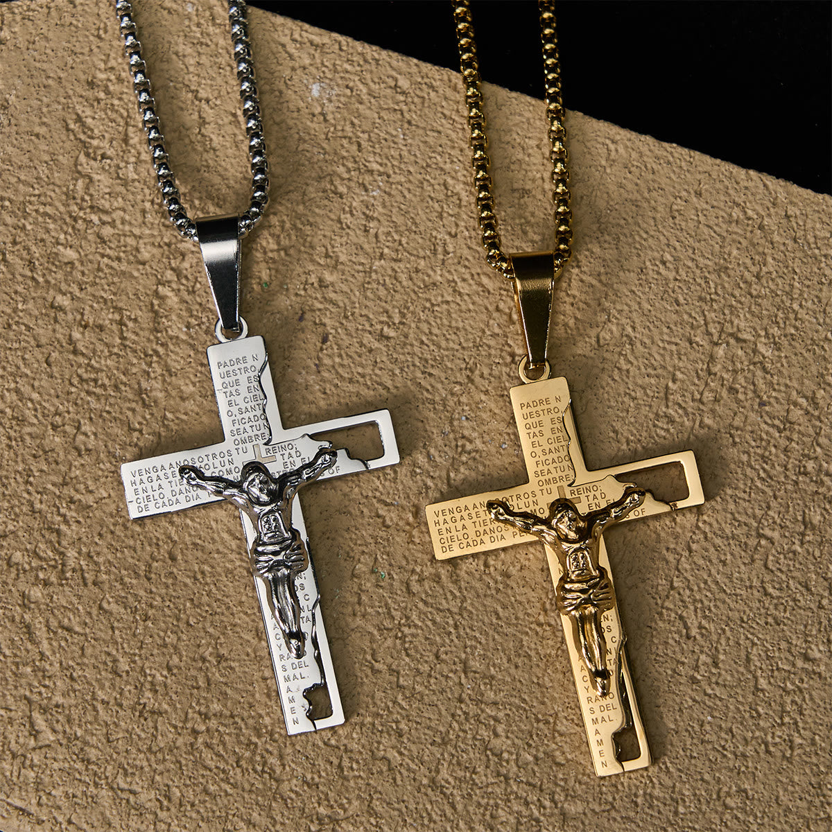Collar con Crucifijo e Inscripción del Padre Nuestro: Guarda Mis Pasos