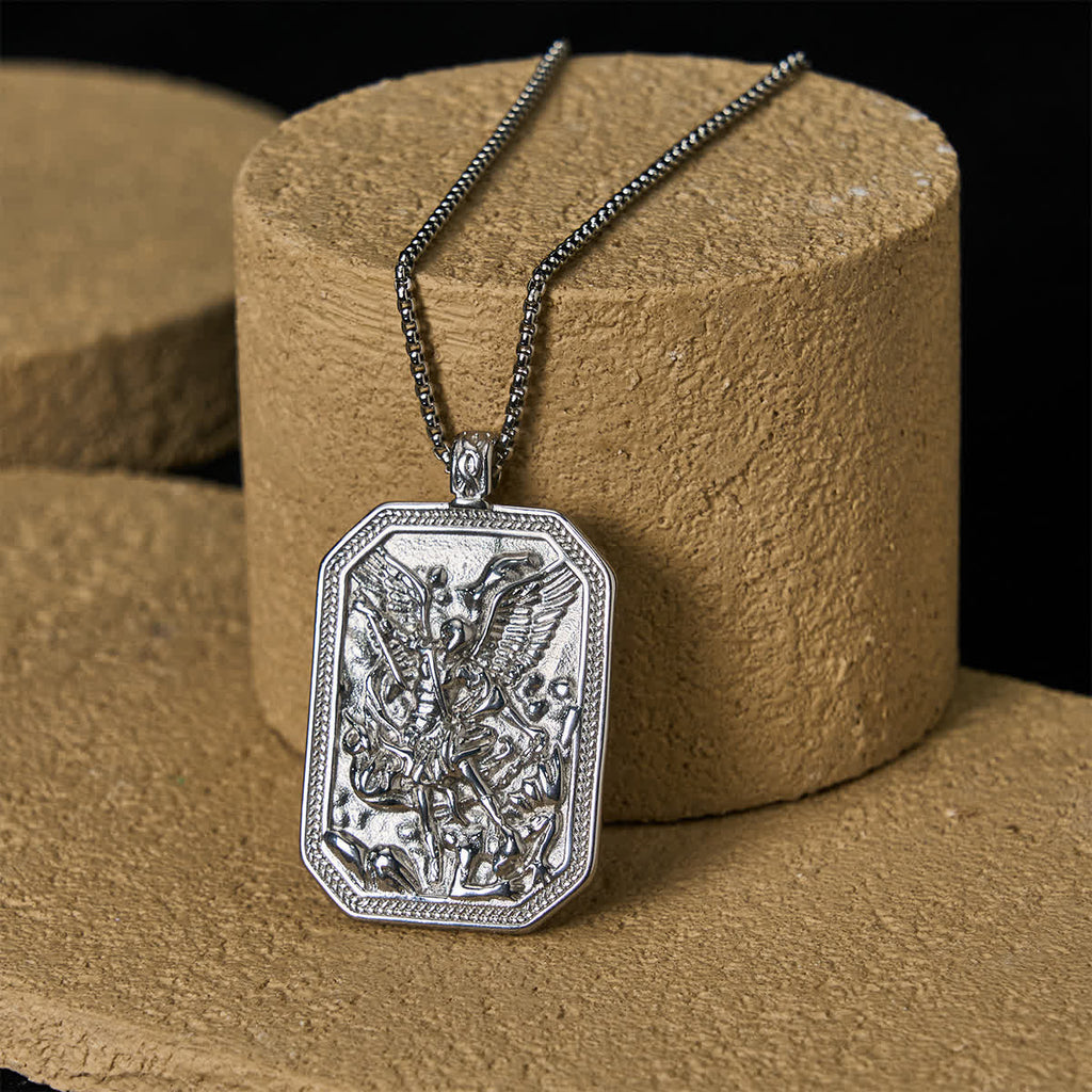 Collar de Acero Inoxidable con Dije de Protección de San Miguel Arcángel Estilo Clásico