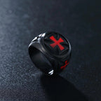 Anillo Sello Cruz Templaria "Armadura de Fe" en Negro y Carmesí