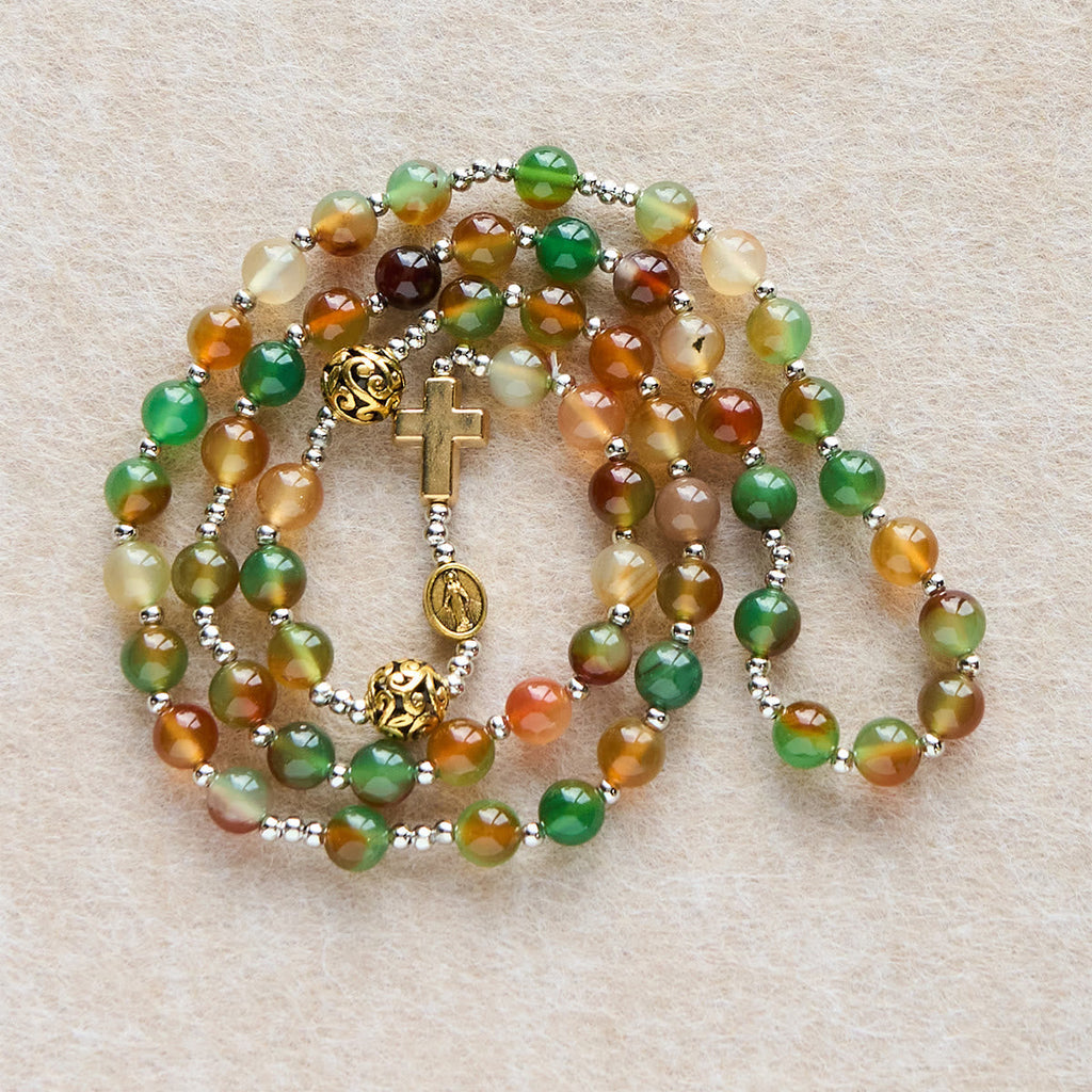 Pulsera Rosario Multicapa de Malaquita de Navidad con Cruz y Medalla