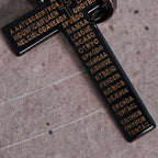 Collar con Dije de Cruz con Anillos Entrelazados y Padre Nuestro: Estilo Marcado y Sentido Sagrado