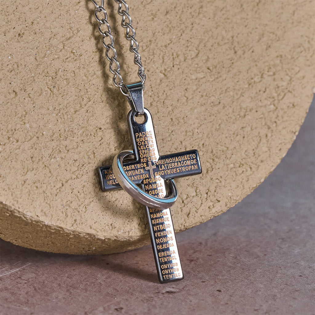 Collar con Dije de Cruz con Anillos Entrelazados y Padre Nuestro: Estilo Marcado y Sentido Sagrado