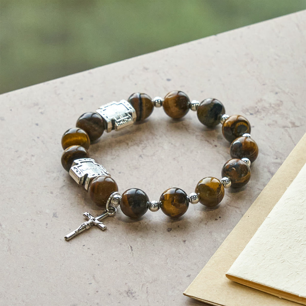 Pulsera de Ojo de Tigre "Valor en Cristo" con Dije de Cruz: Ora sin Miedo