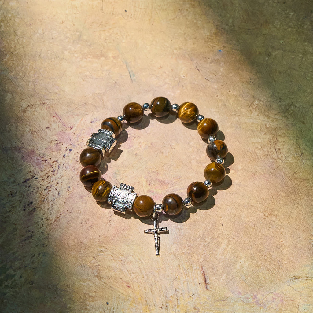 Pulsera de Ojo de Tigre "Valor en Cristo" con Dije de Cruz: Ora sin Miedo