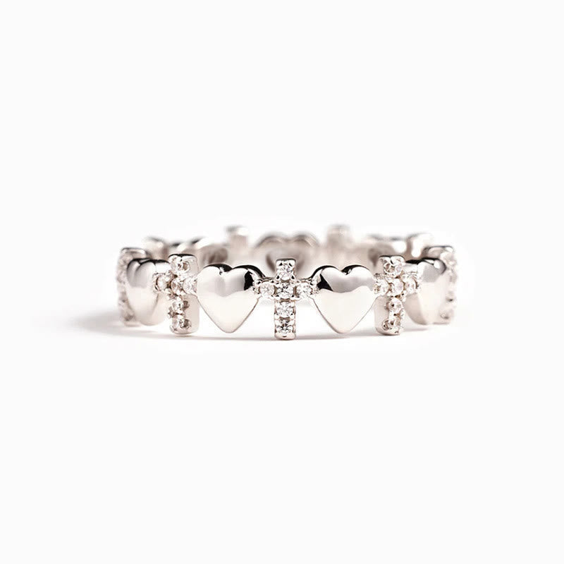 Anillo de Fe con Corazón y Circonia: Elegancia Minimalista con Significado Espiritual
