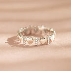 Anillo de Fe con Corazón y Circonia: Elegancia Minimalista con Significado Espiritual