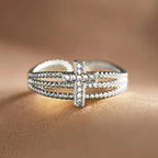 Anillo de Cruz Brillante: Diseño con Circonias para Regalar con Fe