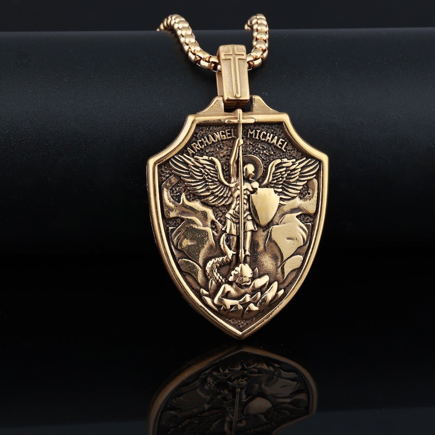 Collar con Dije Escudo de San Miguel Arcángel: Fe y Protección para el Día a Día