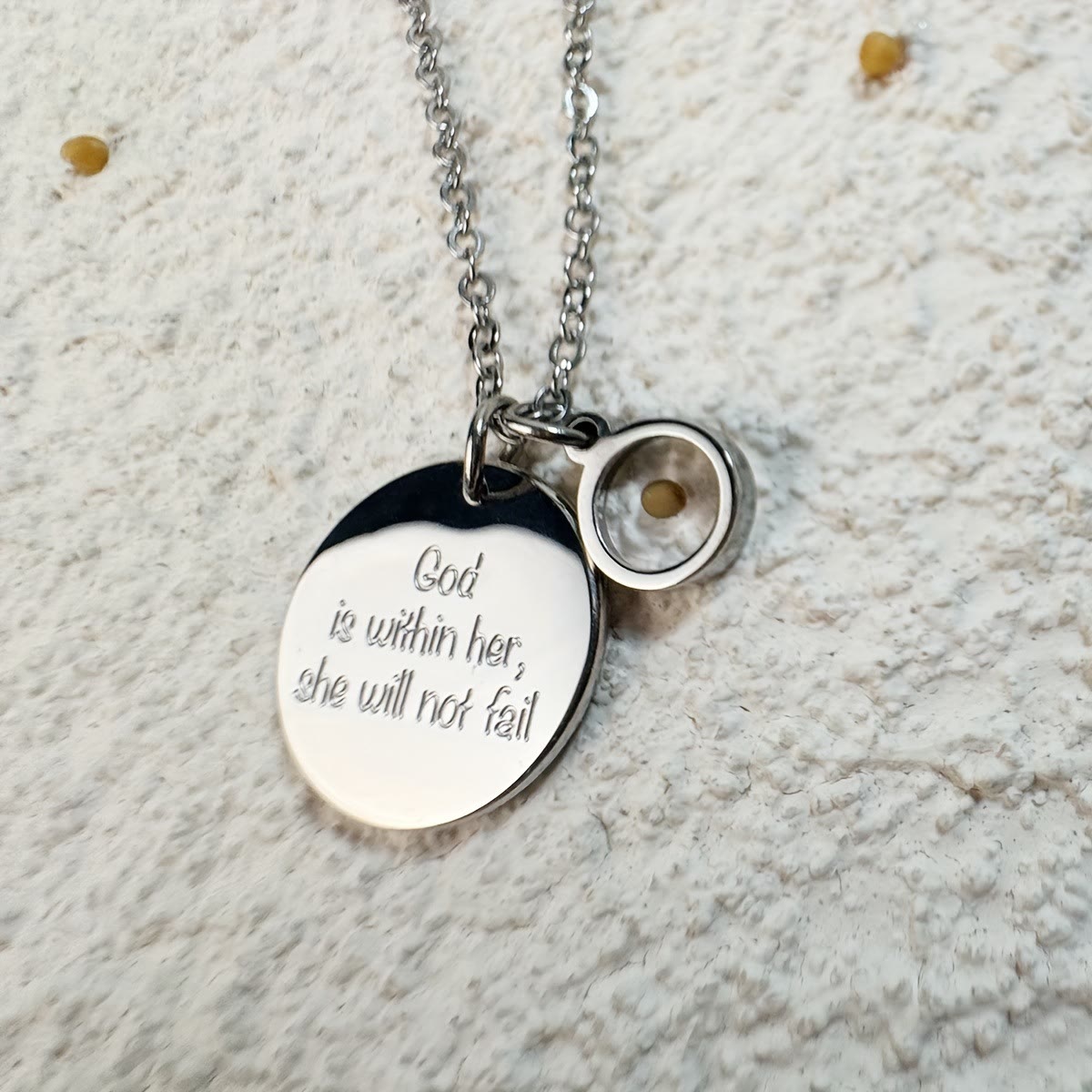Collar Semilla de Mostaza "Fe Sobre Miedo": Estilo Guiado por la Fe para Cada Día