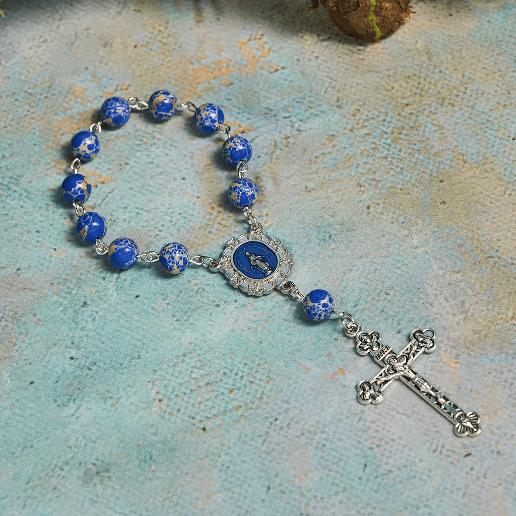 Rosario y Pulsera de Una Decena de Cuentas Azul Rey: Gracia Guiada por la Mano de María