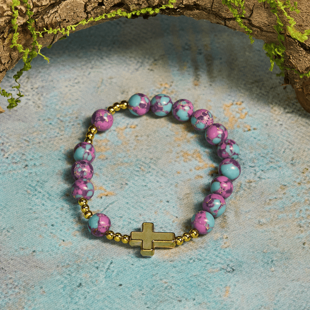 Pulsera Mariana de Piedra Imperial Morada con Cruz Dorada: Devoción con Estilo