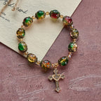Pulsera de Cuentas de Cristal Rojo, Verde y Oro de Navidad: La Fe que Brilla